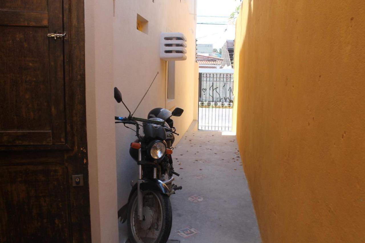 Хостел Casa Do Farol Олинда Экстерьер фото